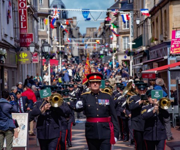 Bayeaux parade-80_jpg.jpeg