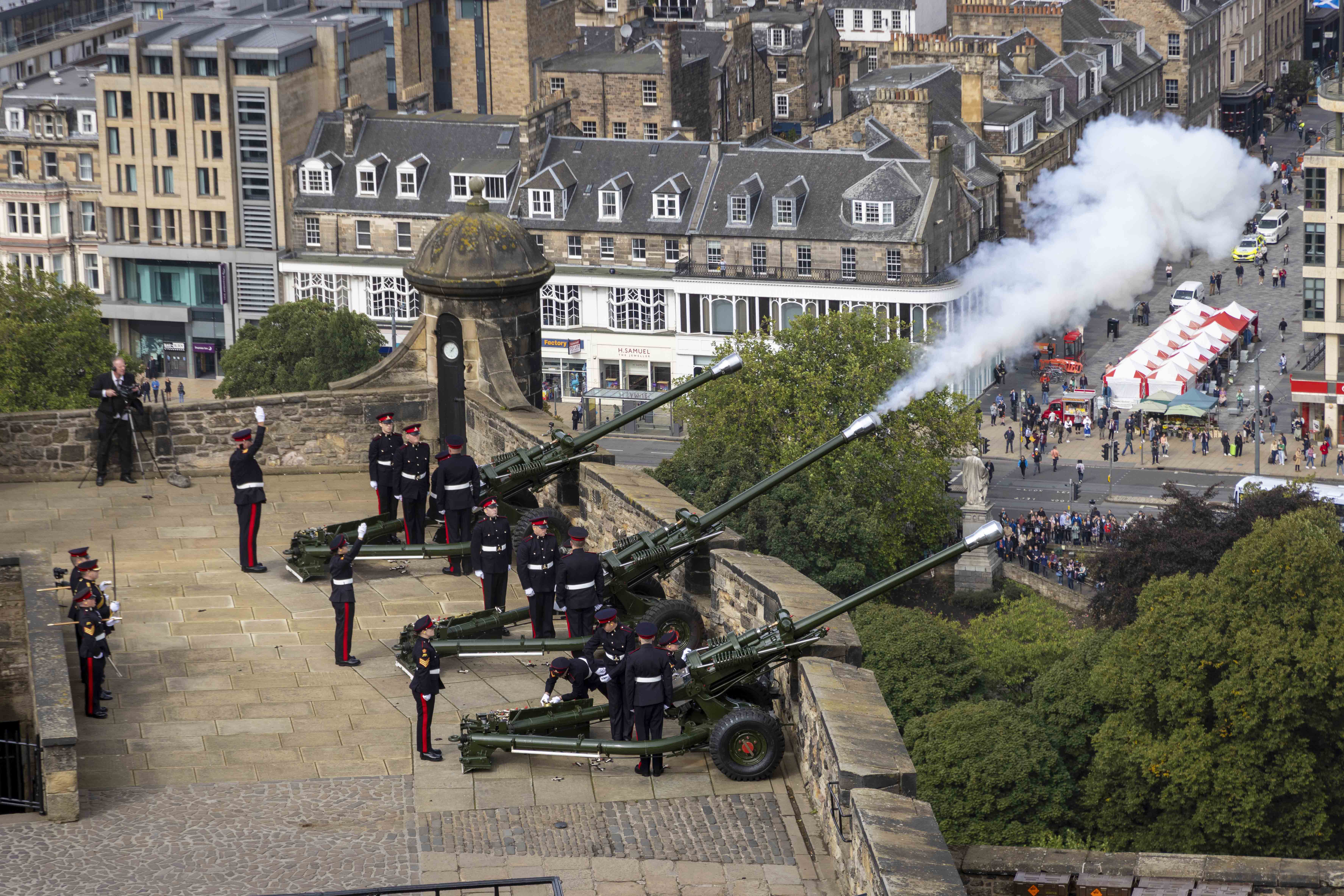 Unbelievable: Torched Car Found Near Where A Gun Was Fired In Edinburgh - nibekrd