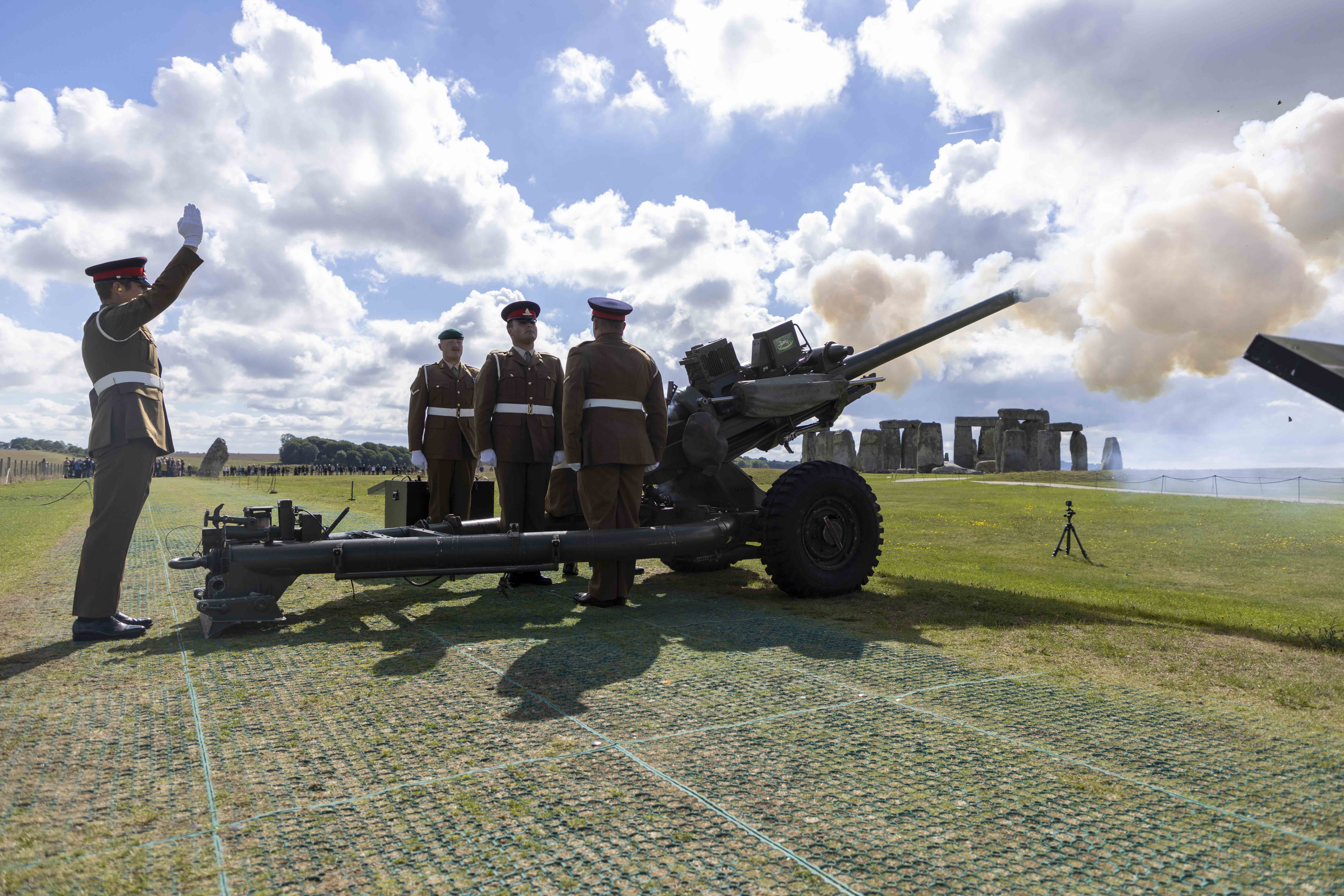 Army gun salutes herald Proclamation of the new King The British Army