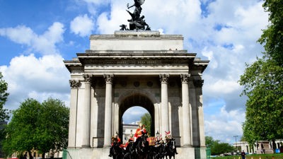 APOLOND-2019-042-0002-HMCR Band Mount The Queens Guard-PR .JPG