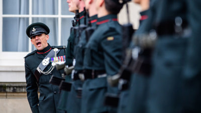 APOLOND-2019-085-037-5 RIFLES Mount Queens Guard-PR.JPG